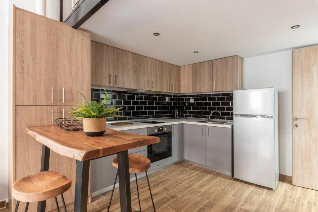 Industrial Loft Near Seaside W 200Mbps Leilighet Thessaloníki Eksteriør bilde