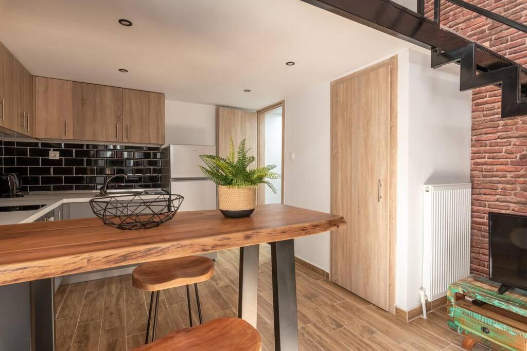 Industrial Loft Near Seaside W 200Mbps Leilighet Thessaloníki Eksteriør bilde